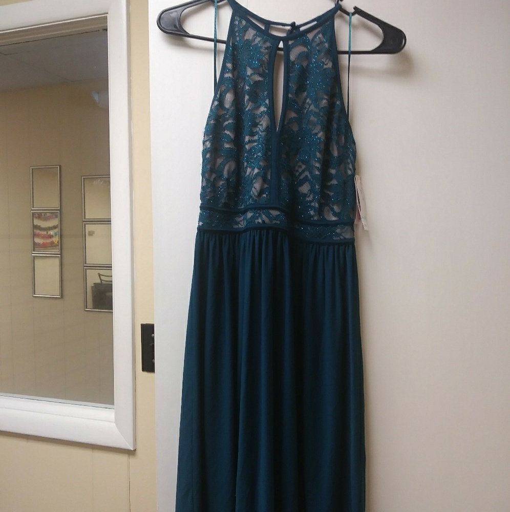 Morgan & Co. Emerald/Nude Dress - Picture 7 of 7